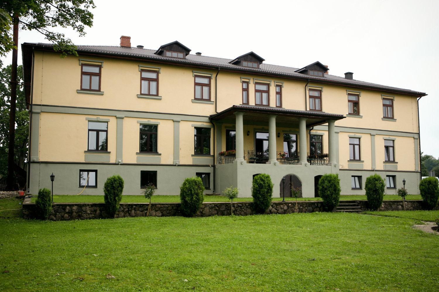 Hotel Grasu Pils Cesvaine Екстериор снимка